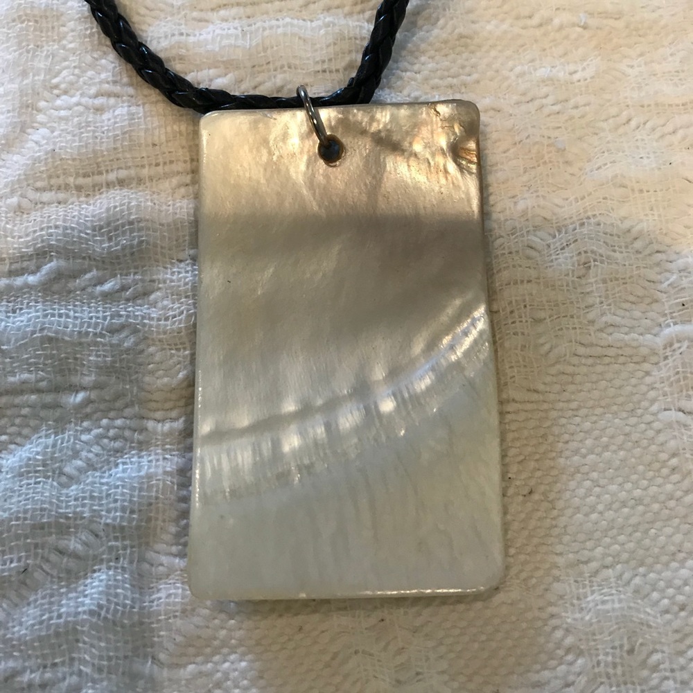 Pretty Necklace - Picture 3 of 3